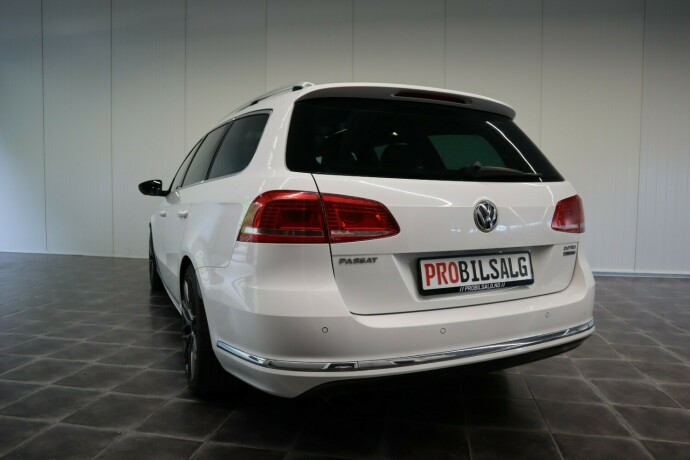 volkswagen-passat-diesel-2013-big-17