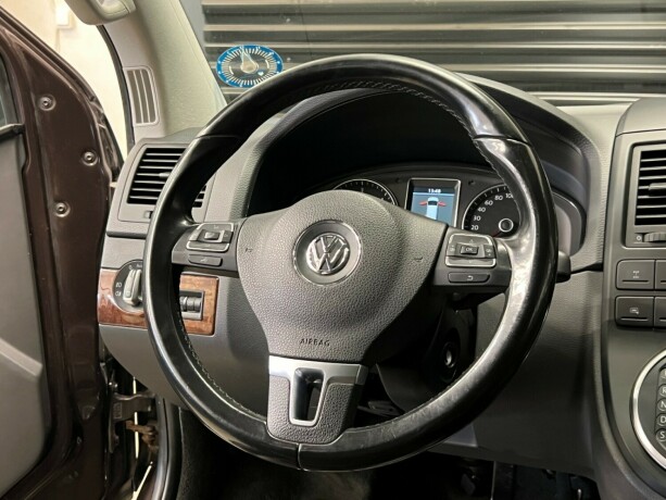 volkswagen-multivan-diesel-2012-big-14