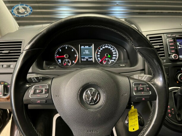 volkswagen-multivan-diesel-2012-big-15