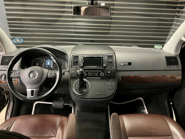 volkswagen-multivan-diesel-2012-big-11