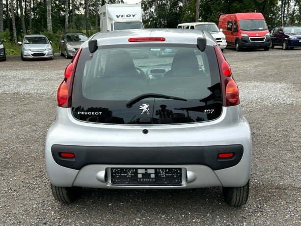 peugeot-107-bensin-2013-big-2