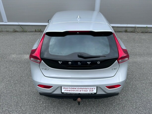 volvo-v40-diesel-2013-big-11