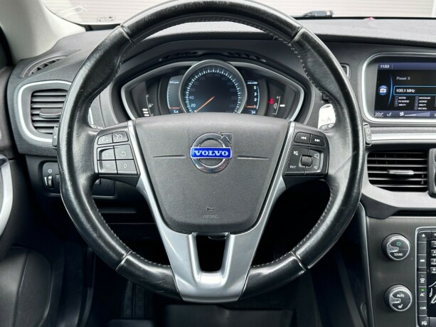 volvo-v40-diesel-2013-big-15