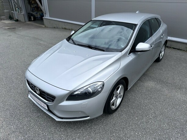 volvo-v40-diesel-2013-big-4