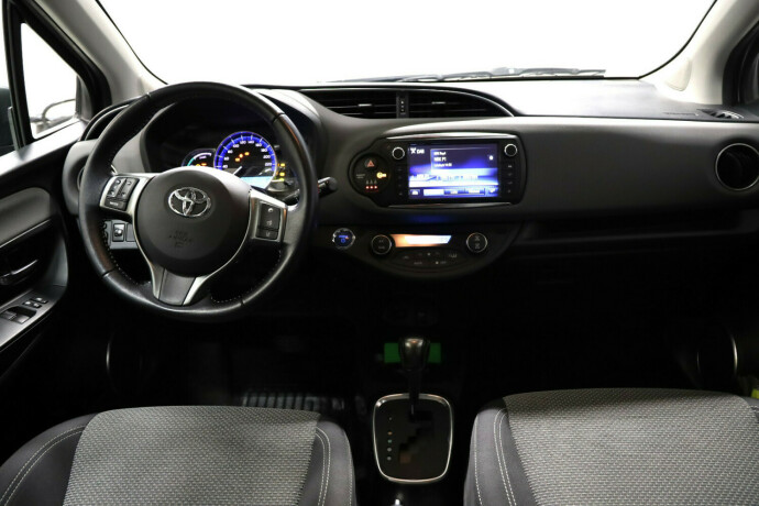 toyota-yaris-elektrisitetbensin-2015-big-8