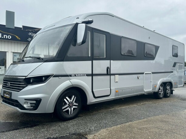 adria-sonic-supreme-i-810sc-topputgave-queensbed-senkeseng-2-x-aircon-diesel-2019-big-2