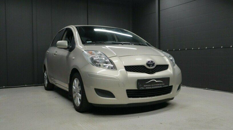 toyota-yaris-bensin-2009-big-0