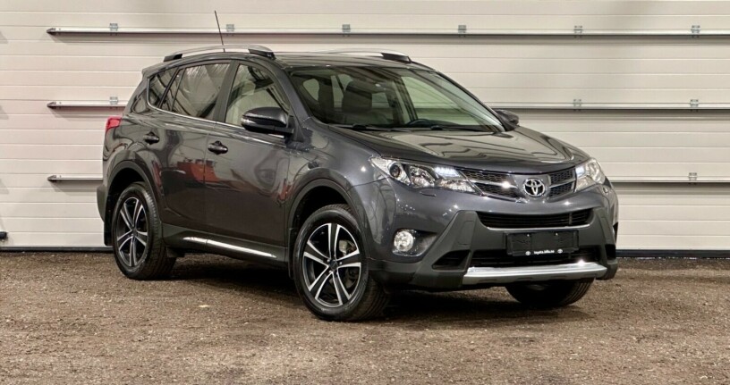 toyota-rav4-bensin-2015-big-0