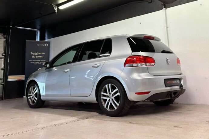 volkswagen-golf-bensin-2009-big-4