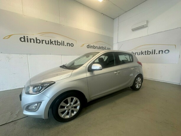 hyundai-i20-bensin-2013-big-2