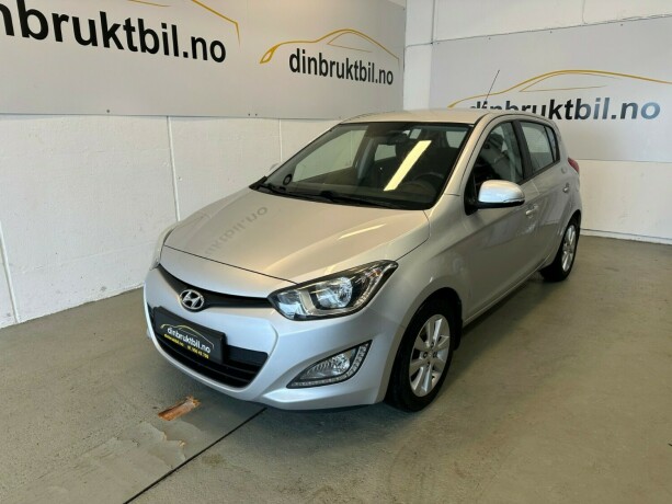 hyundai-i20-bensin-2013-big-3