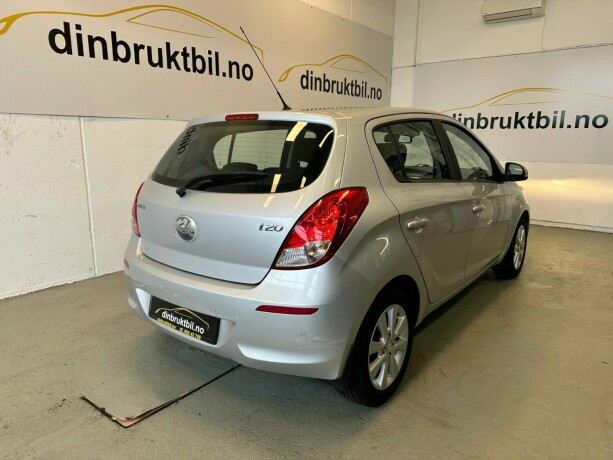 hyundai-i20-bensin-2013-big-10