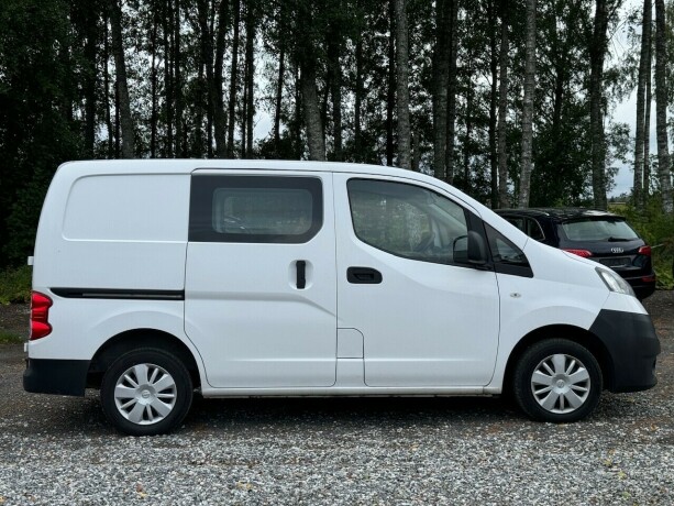 nissan-nv200-diesel-2013-big-7