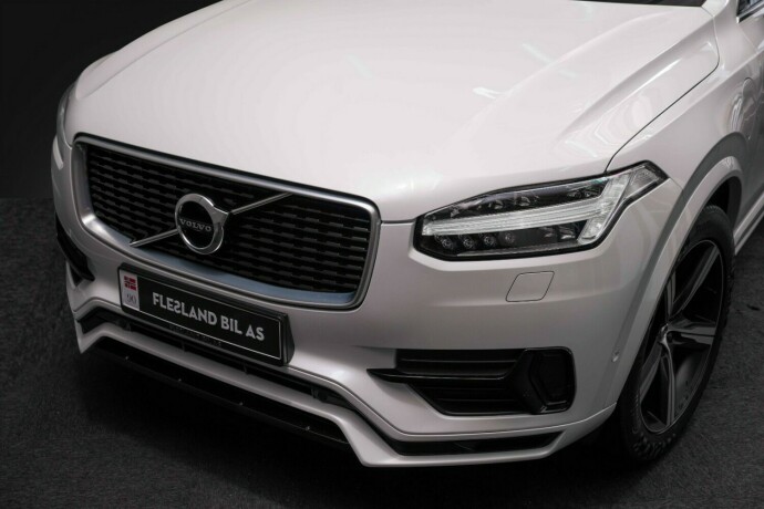 volvo-xc-90-elektrisitetbensin-2017-big-3