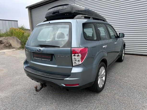 subaru-forester-bensin-2011-big-3