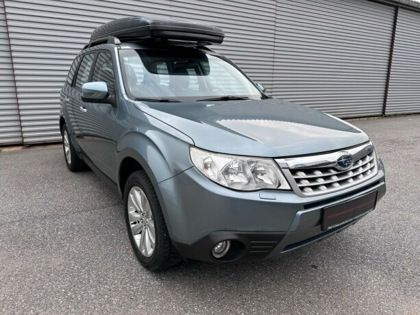 subaru-forester-bensin-2011-big-1