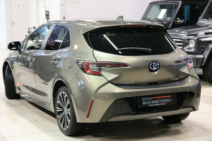 toyota-corolla-elektrisitetbensin-2019-big-1