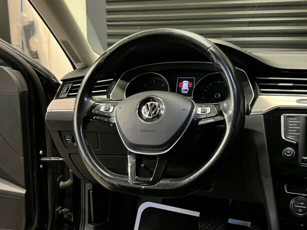 volkswagen-passat-diesel-2016-big-12