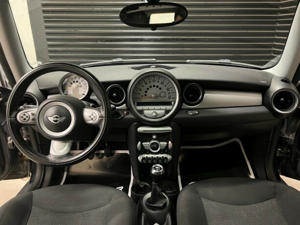 mini-cooper-bensin-2007-big-8