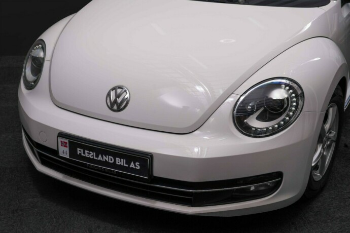 volkswagen-beetle-bensin-2013-big-3