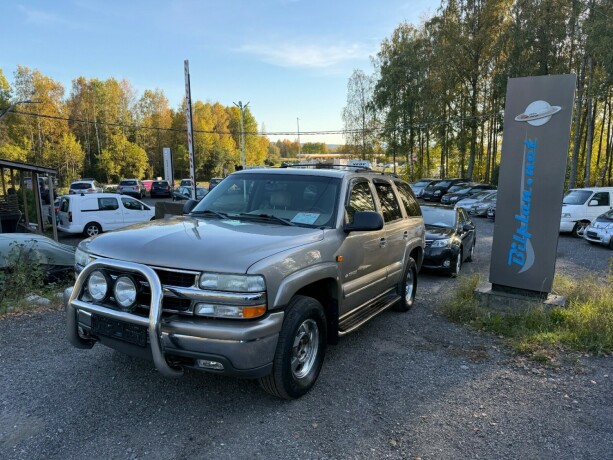 chevrolet-tahoe-bensin-2004-big-66