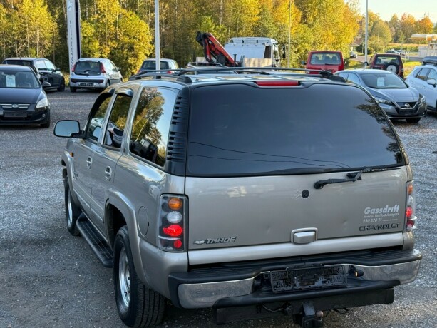 chevrolet-tahoe-bensin-2004-big-44