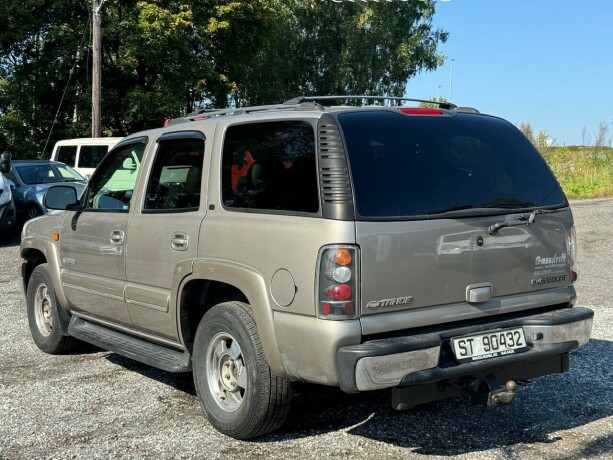 chevrolet-tahoe-bensin-2004-big-2