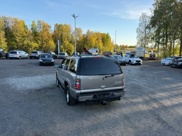 chevrolet-tahoe-bensin-2004-big-45