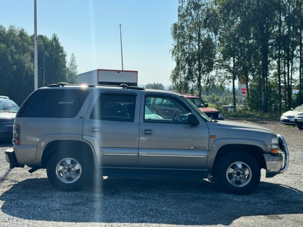 chevrolet-tahoe-bensin-2004-big-5