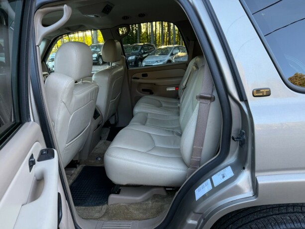 chevrolet-tahoe-bensin-2004-big-25