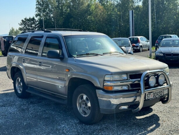 chevrolet-tahoe-bensin-2004-big-6