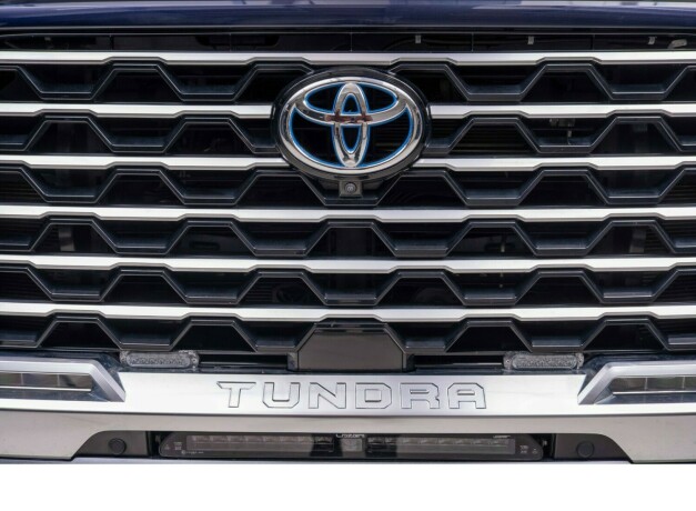 toyota-tundra-elektrisitetbensin-2022-big-6