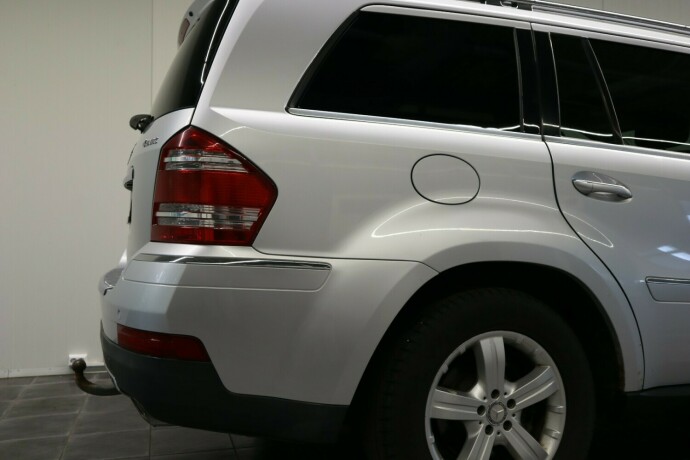 mercedes-benz-gl-diesel-2009-big-9