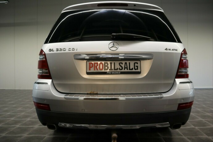 mercedes-benz-gl-diesel-2009-big-18