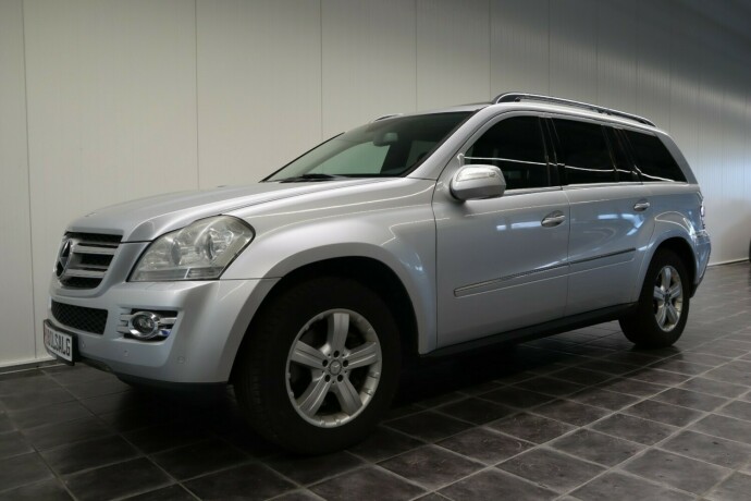 mercedes-benz-gl-diesel-2009-big-3