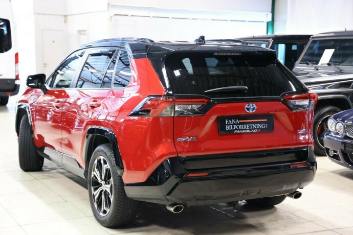 toyota-rav4-elektrisitetbensin-2020-big-1