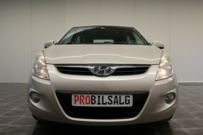 hyundai-i20-bensin-2012-big-16