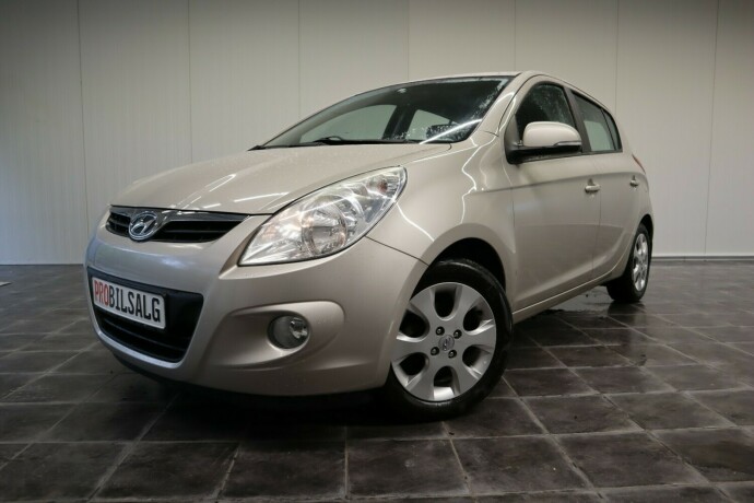 hyundai-i20-bensin-2012-big-0