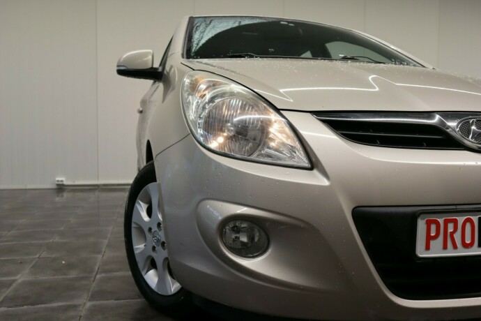 hyundai-i20-bensin-2012-big-14