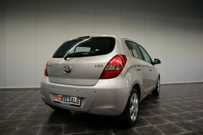 hyundai-i20-bensin-2012-big-8