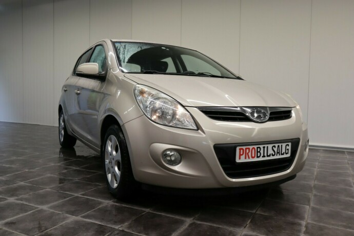 hyundai-i20-bensin-2012-big-13