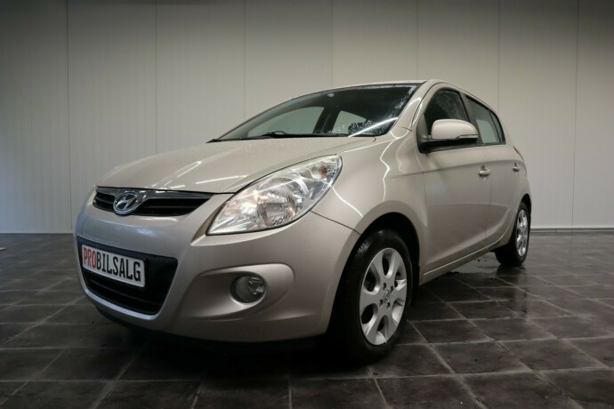 hyundai-i20-bensin-2012-big-12