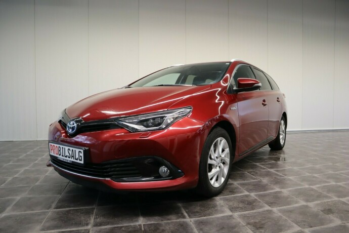 toyota-auris-elektrisitetbensin-2019-big-10