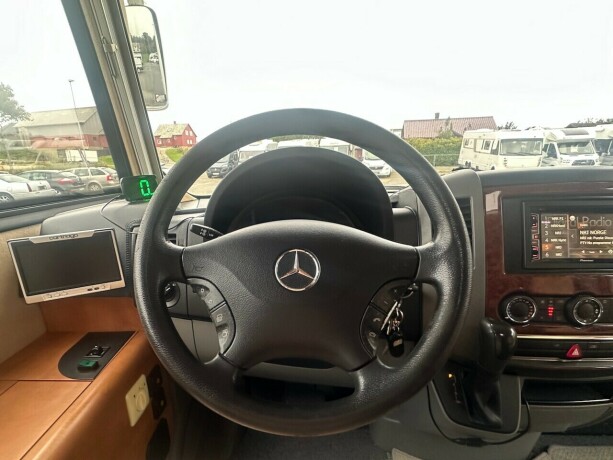 carthago-opus-52-mercedes-benz-30-v6-184hk-automat-bakhjulstrekk-tvilling-god-nyttelast-alde-2-x-ac-diesel-2008-big-7