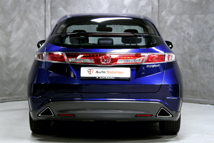 honda-civic-bensin-2010-big-17