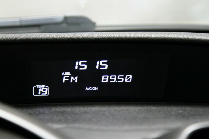 honda-civic-bensin-2010-big-6