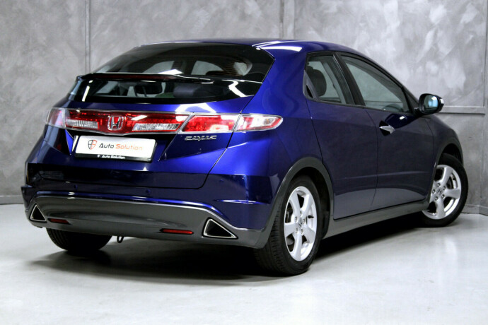 honda-civic-bensin-2010-big-1