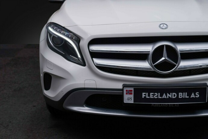 mercedes-benz-gla-bensin-2016-big-4