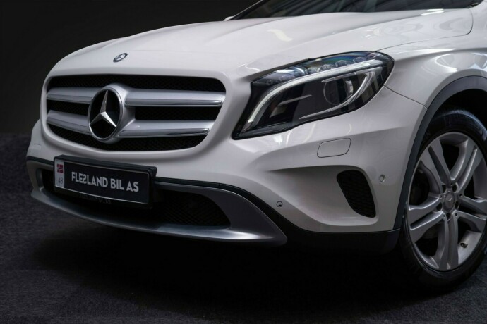 mercedes-benz-gla-bensin-2016-big-2