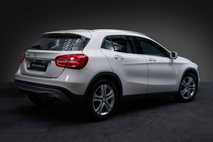 mercedes-benz-gla-bensin-2016-big-8